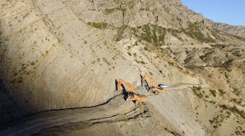 B&uuml;y&uuml;kşehir Olur&rsquo;da Yol Yapıyor