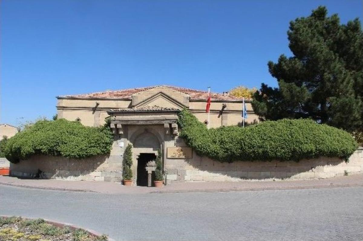 Bu K&ouml;y&uuml;n N&uuml;fusundan Fazla &Ouml;ğrencisi Var