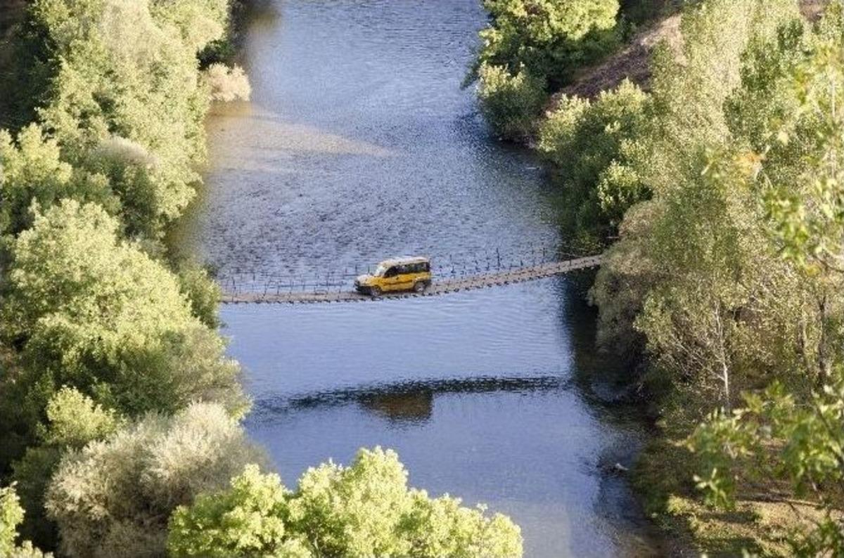 Asma K&ouml;pr&uuml;de Tehlikeli Yolculuk