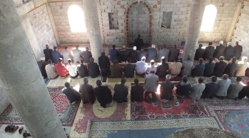 İl&ccedil;enin En Eski Camisi Hayırseverlerin Yardımlarını Bekliyor