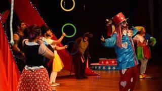 harikalar Sirki Perdelerini Açtı