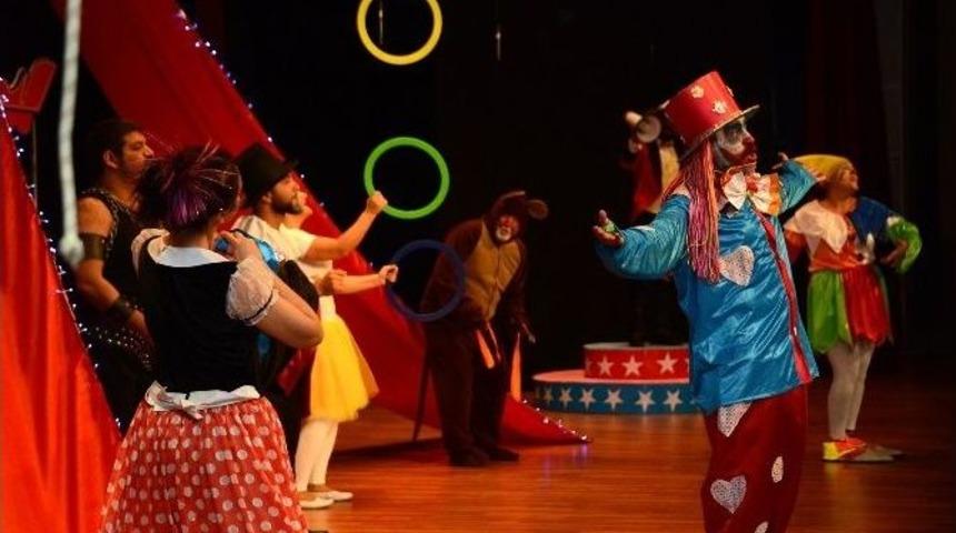 "harikalar Sirki" Perdelerini Açtı