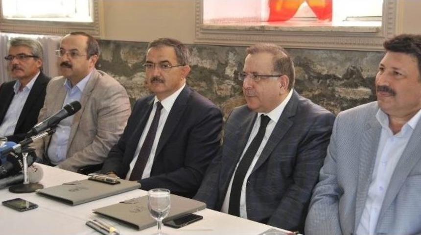 S&uuml; Rekt&ouml;r&uuml; Şahin, &ldquo;işimiz &Uuml;niversite&rdquo;