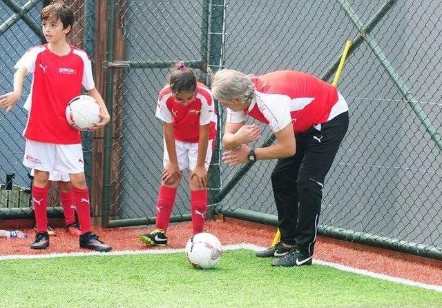 Tugay Kerimoğlu Kornerden Gol Atmayı Öğretti