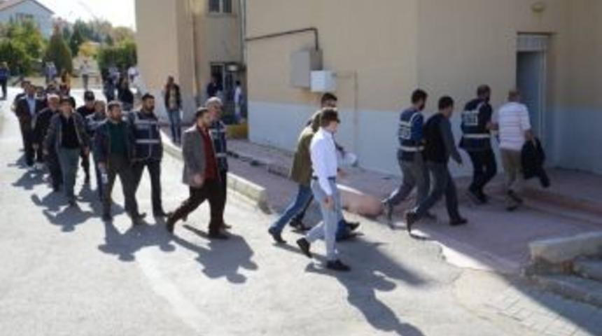 Karaman&rsquo;da Fet&ouml;&rsquo;den G&ouml;zaltına Alınan 11 &Ouml;ğretmen Adliyeye Sevk Edildi