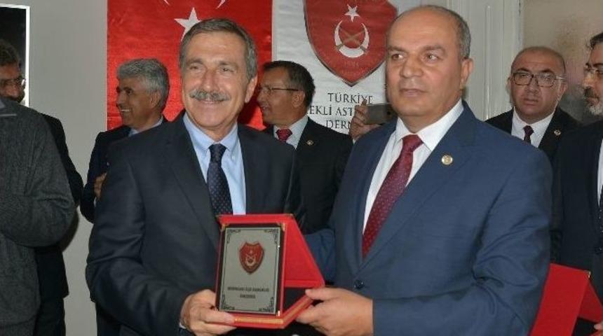 Temad&rsquo;tan Başkan Ata&ccedil;&rsquo;a Teşekk&uuml;r Plaketi