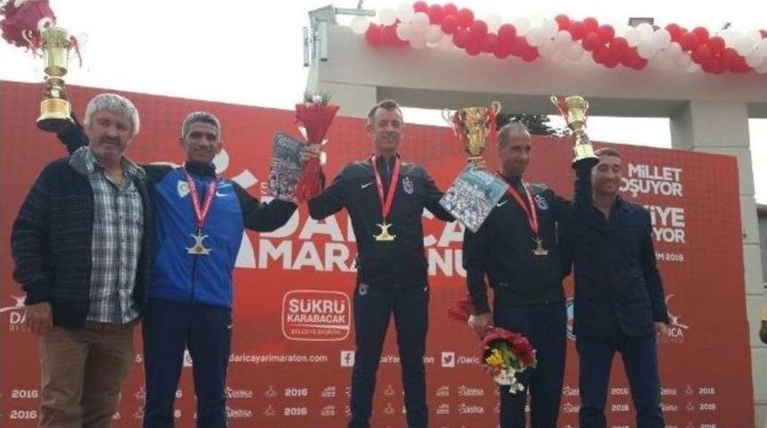 Ahmet Bayram, Darıca Maratonunda Yaş Kategorisinde İkinci Oldu