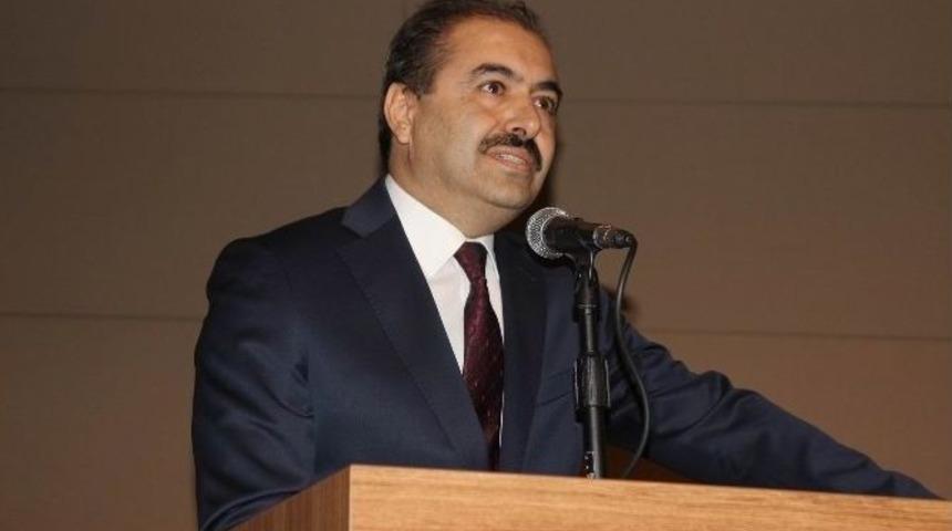 Hukuk Fak&uuml;ltesi&rsquo;nin İlk Dersini Prof. Dr. Mehmet &Uuml;nal Verdi