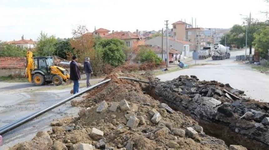 Edirne Belediyesi Mahallenin Su Sıkıntısını &Ccedil;&ouml;zd&uuml;