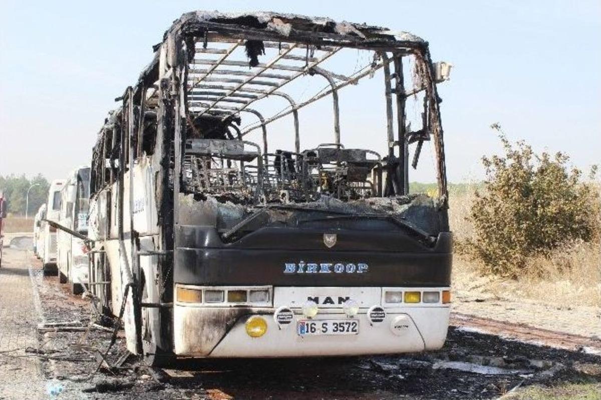 Onlarca Otob&uuml;s Yanmaktan Son Anda Kurtarıldı