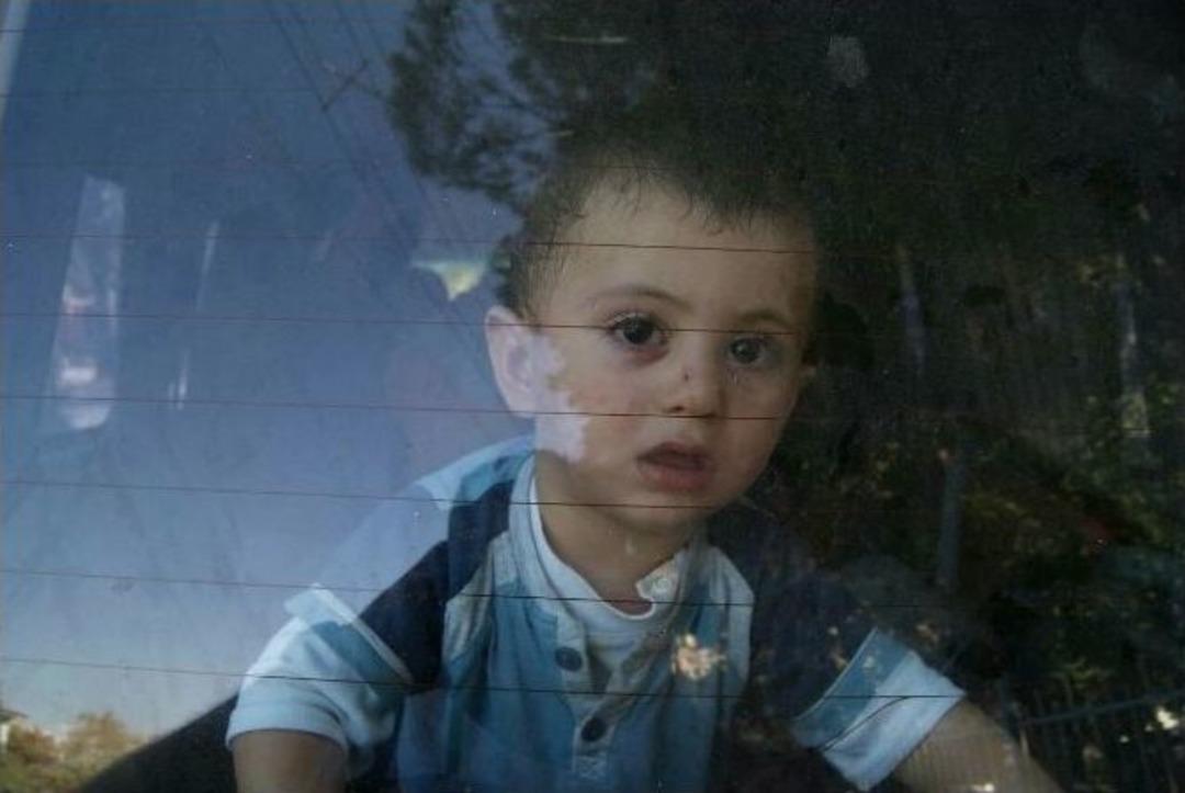 Bebeği Araca Kilitleyen &Ccedil;ift Kordonda Gezintiye &Ccedil;ıktı