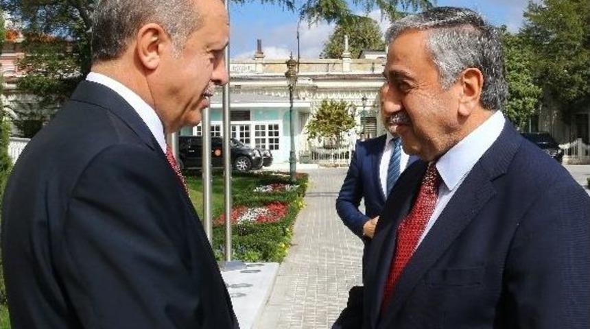 Cumhurbaşkanı Erdoğan, Mustafa Akıncı İle Bir Araya Geldi