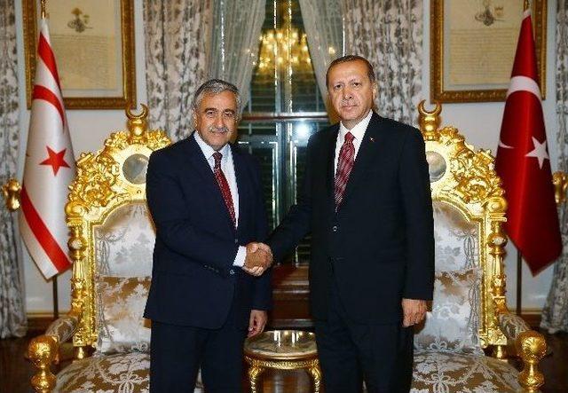 Cumhurbaşkanı Erdoğan, Mustafa Akıncı İle Bir Araya Geldi