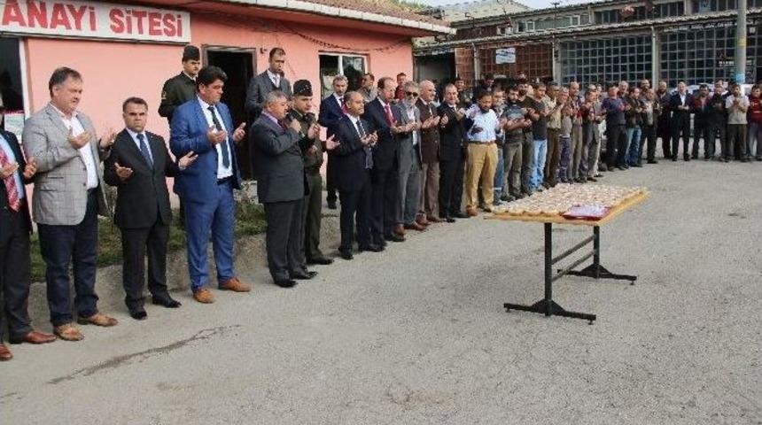 Sanayi Esnafının 18 Yıllık Pazartesi Geleneği