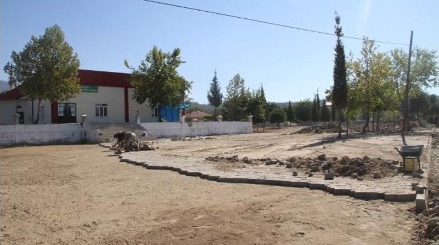 Bir Mahalle Daha Toz Ve &Ccedil;amurdan Kurtulacak