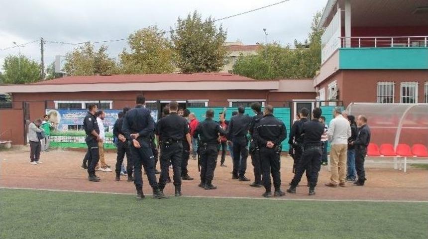 Yeşil Sahadaki Kavgayı Dikenli Teller Bile Engelleyemedi