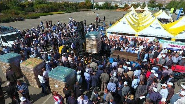 Türkiye’nin Hububat Deposu Gazinatep’te Çiftçiye Tohum Desteği