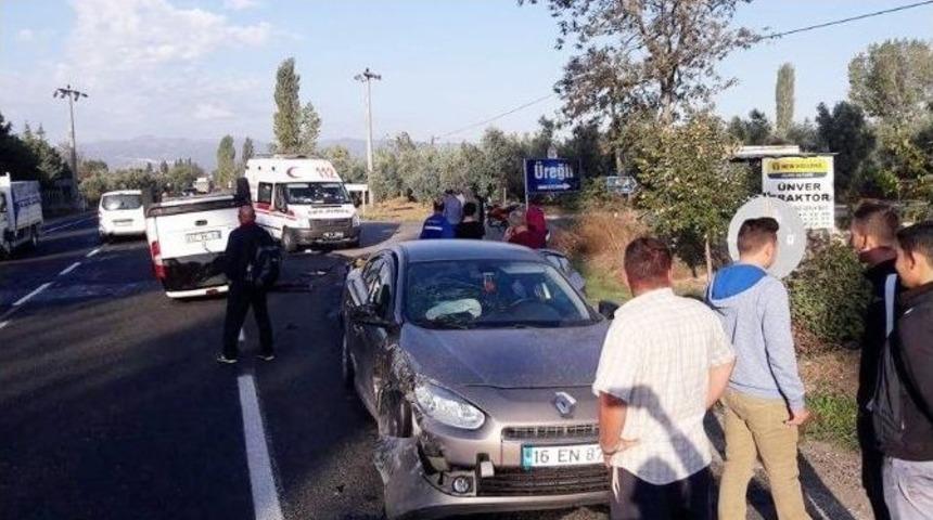 Kaza Yapan Şahıslar Hastanede Kavgaya Tutuştu