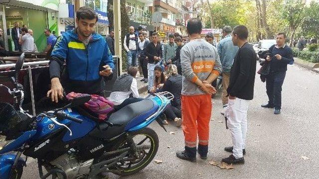 Otomobilden Kaçan Motosiklet, Yayaya Çarptı