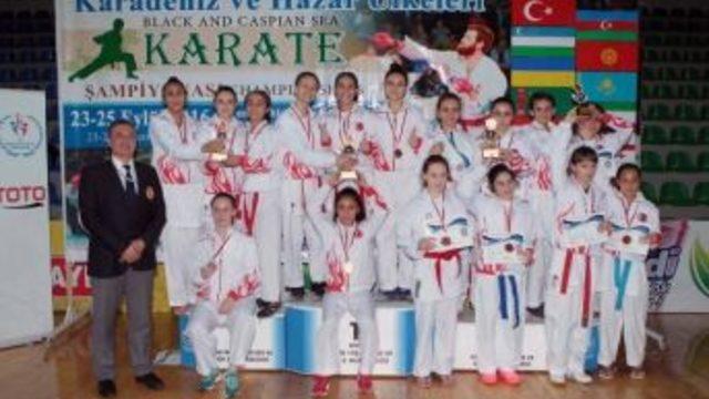 Kartepe Belediyespor Karate Takımından Şampiyonluk Gururu