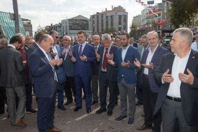 Gaziosmanpaşa’da Binlerce Vatandaşa Aşure İkram Edildi