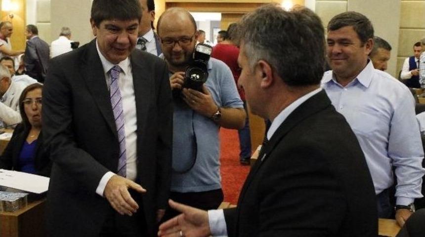 B&uuml;y&uuml;kşehir Belediye Meclisi&rsquo;nde 12 Metrelik &lsquo;otob&uuml;s&rsquo; A&ccedil;ıklaması