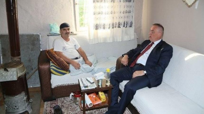 Başkan Remzi Aydın, Hamdi Simra&rsquo;ya Ak&uuml;l&uuml; Ara&ccedil; Hediye Etti
