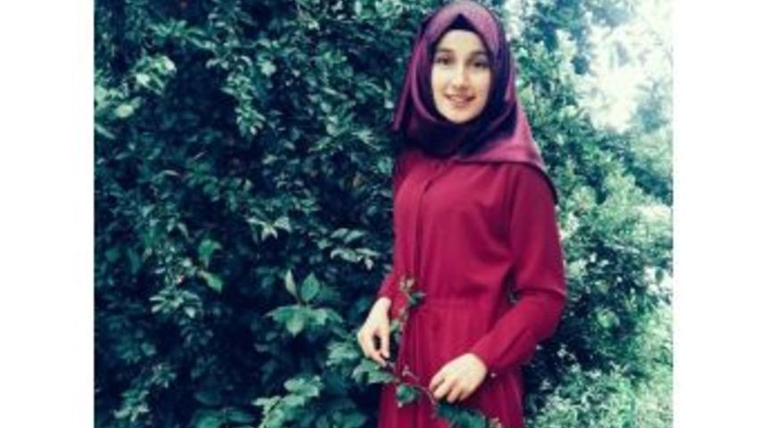 &Uuml;niversite &Ouml;ğrencisi Hicran, Taksinin &Ccedil;arpması Sonucu Hayatını Kaybetti