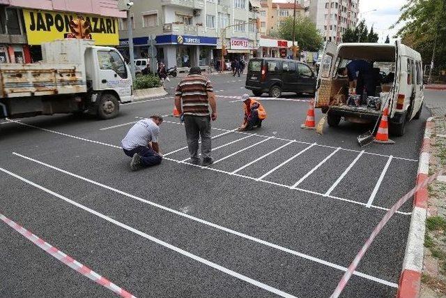 Yaya Geçidi Çizgileri Boyanıyor