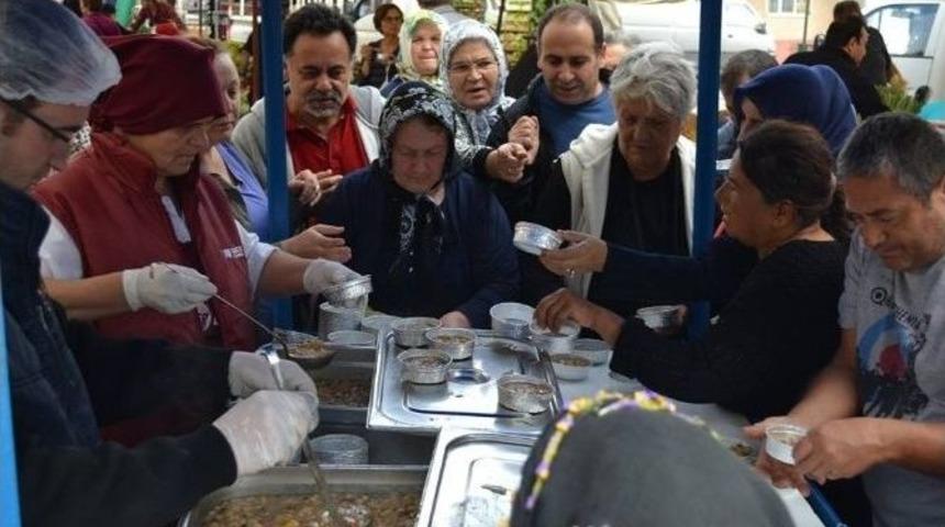 Marmaraereğlisi Belediyesi&rsquo;nden Aşure İkramı