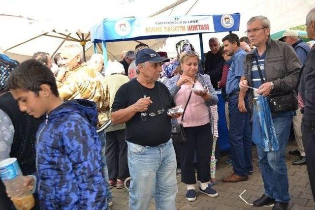 Marmaraereğlisi Belediyesi’nden Aşure İkramı