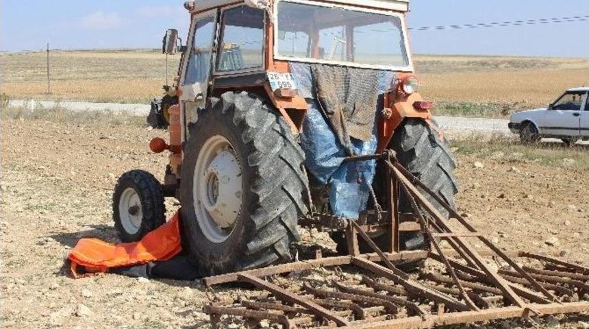Kullandığı Trakt&ouml;r&uuml;n Altında Kalarak &Ouml;ld&uuml;