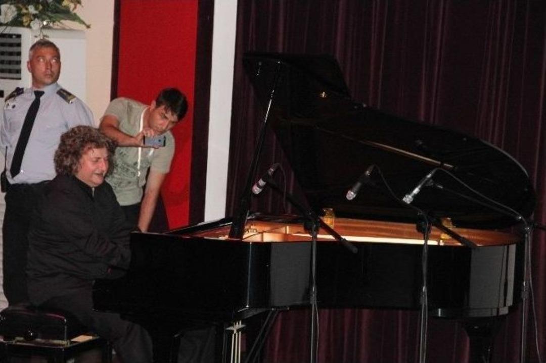 Tuluyhan Uğurlu&rsquo;dan 15 Temmuz Şehitlerine &Ouml;zel Beste