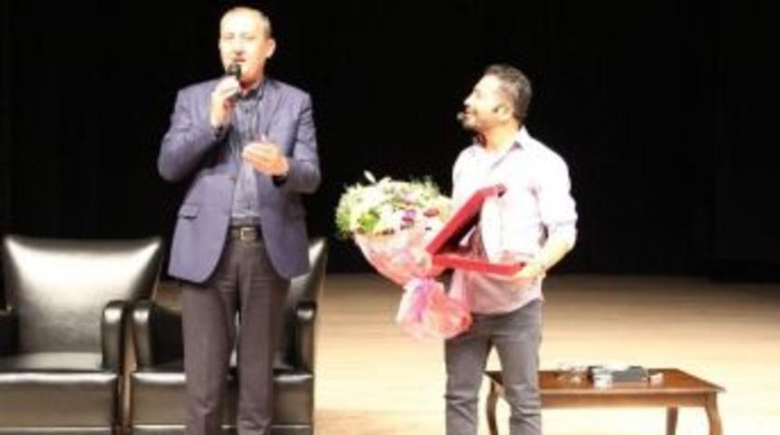 Tek Kişilik Gösteri Beğeni Topladı