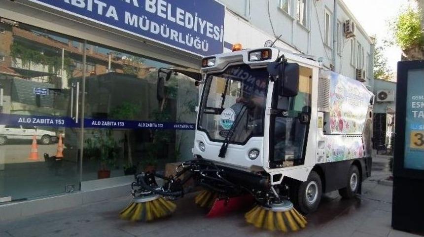 Osmancık Belediyesi’ne Yol Süpürme Aracı