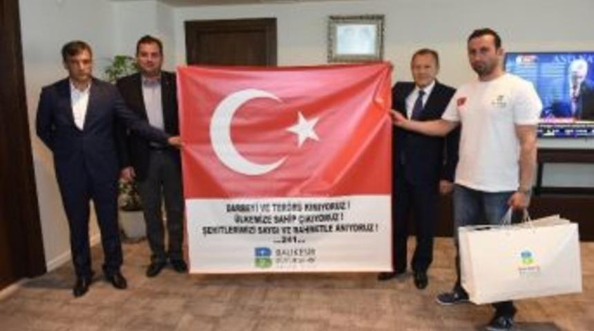 Engelli Dünya Rekortmeni Demokrasi Şehitleri İçin Dalış Yapacak