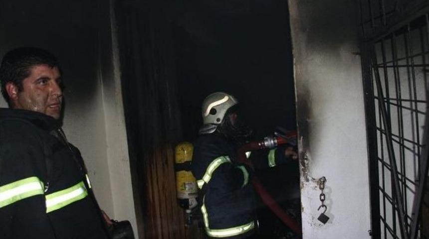 Şanlıurfa&rsquo;da Evde &Ccedil;ıkan Yangın Korkuttu