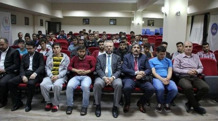 İl M&uuml;ft&uuml;s&uuml; Şahin &lsquo;cami Ve Kitap&rsquo; Konulu Konferans Verdi