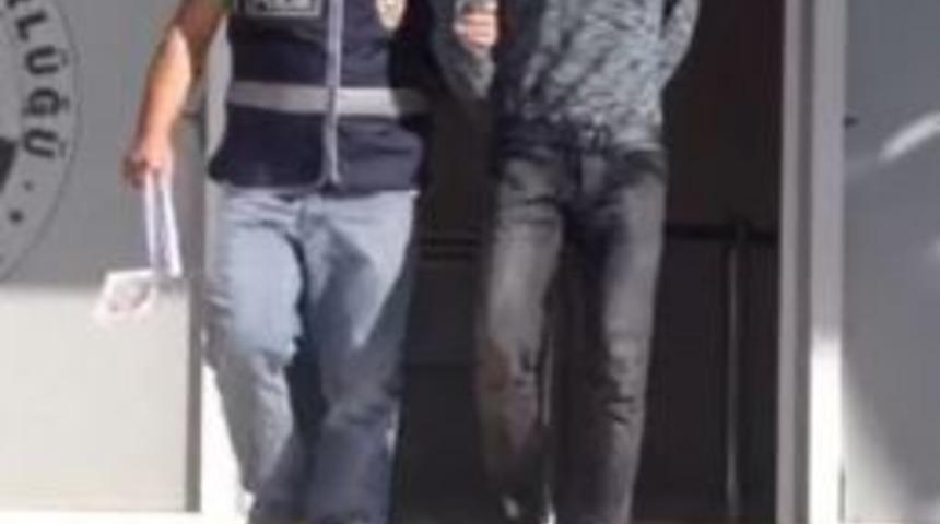 Atm &Ouml;n&uuml;nde Kadınları Dolandıran Şahıs Yakalandı