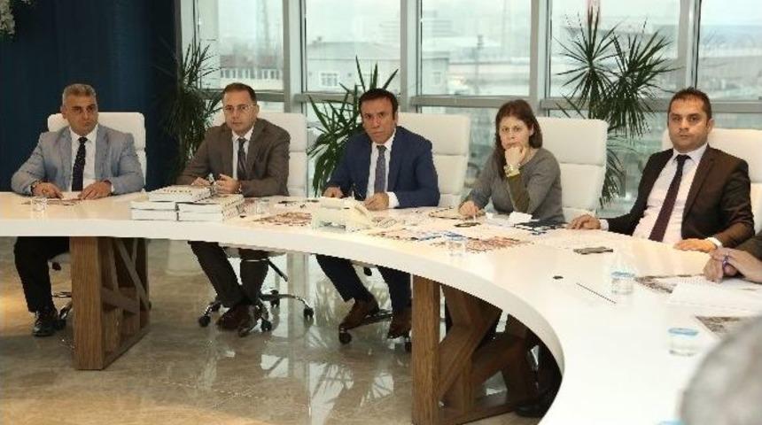 Gen&ccedil;: &ldquo;diz &Ccedil;&ouml;kt&uuml;remeyecekler&rdquo;