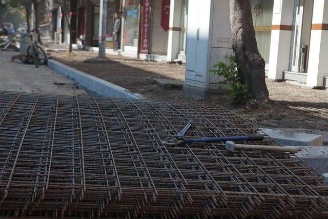 Ankara Caddesi’nde Çalışmalar Bitiyor