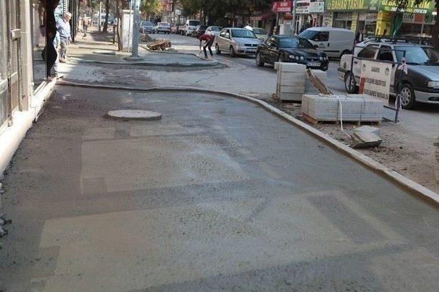 Ankara Caddesi’nde Çalışmalar Bitiyor