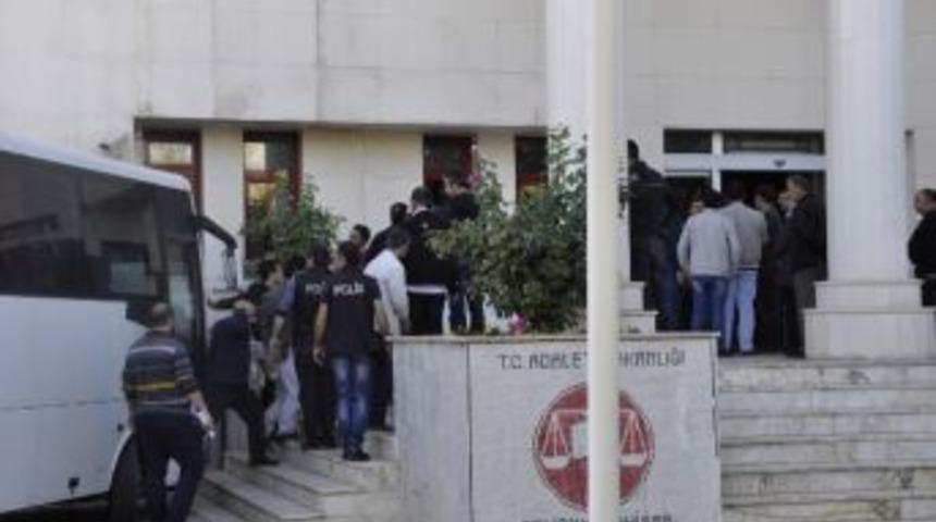 Afyonkarahisar&rsquo;daki Fet&ouml; Operasyonunda 19 Kişi Adliyeye Sevk Edildi