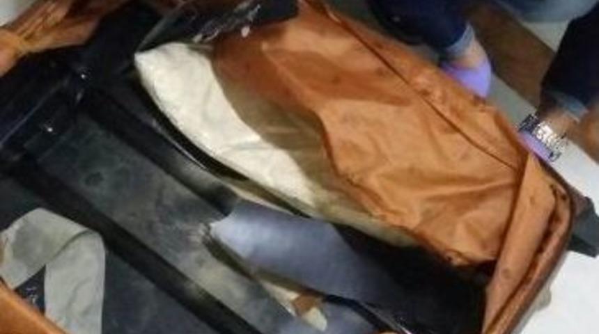 Otob&uuml;ste Bavul İ&ccedil;inde 4 Kilo Eroin Ele Ge&ccedil;irildi