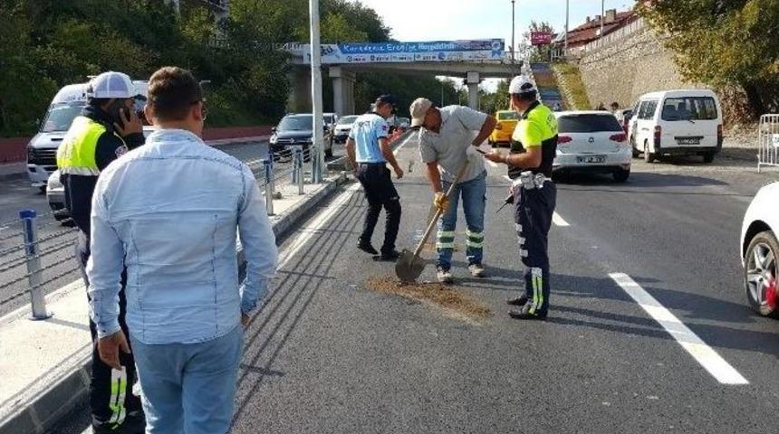 Yol &Ccedil;alışması Yapan İş&ccedil;iye Minib&uuml;s &Ccedil;arptı