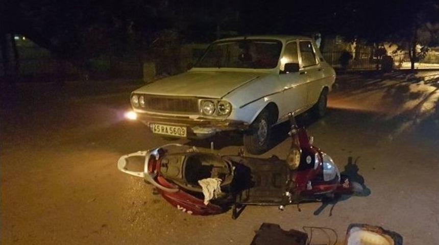 Otomobil Elektrikli Bisikletle &Ccedil;arpıştı: 2 Yaralı