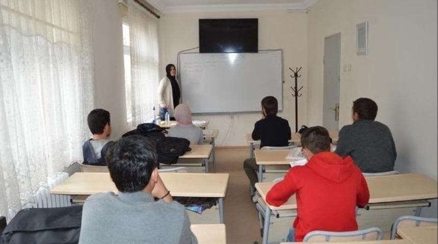 İvrindi&rsquo;de &Uuml;cretsiz Kpss Kursu İlgi G&ouml;rd&uuml;