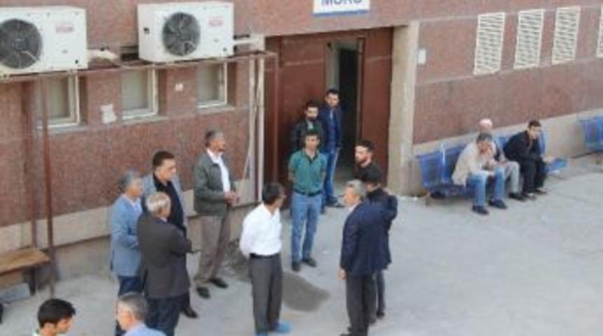 Pkk&rsquo;lı Ter&ouml;ristlerin &Ouml;ld&uuml;rd&uuml;ğ&uuml; Ak Parti İl&ccedil;e Başkanının Cenazesi Diyarbakır&rsquo;a Getirildi