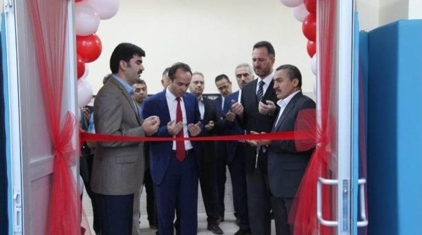 Seyyidharun Anadolu Lisesine Z-k&uuml;t&uuml;phane A&ccedil;ıldı