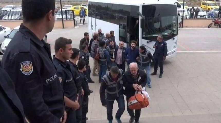 Edirne&rsquo;de Fet&ouml;&rsquo;den G&ouml;zaltına Alınan 14 İş Adamı Tutuklandı